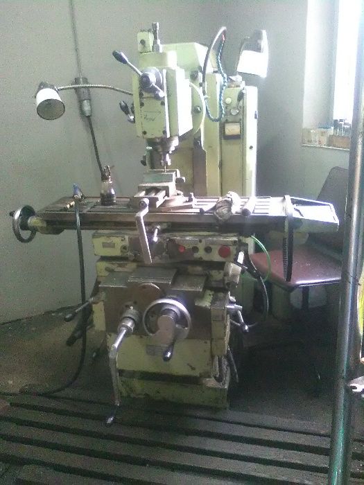 Frezarka pionowa produkcjii ZSRR model 6T80