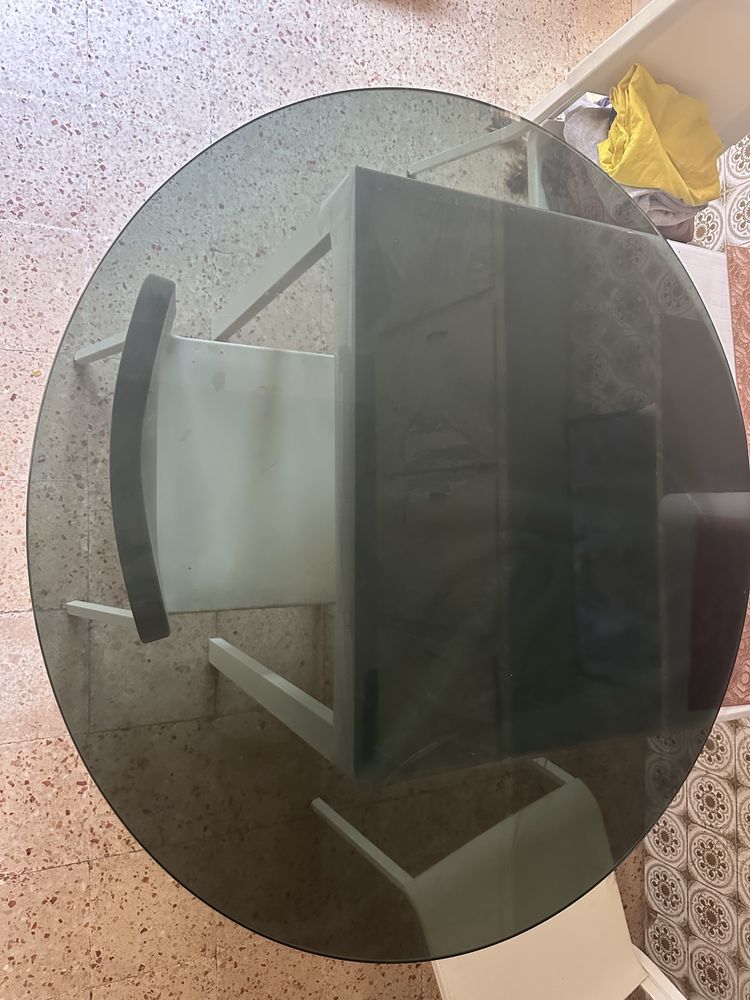 Mesa de Jantar Redonda – Vidro Fumê Escuro