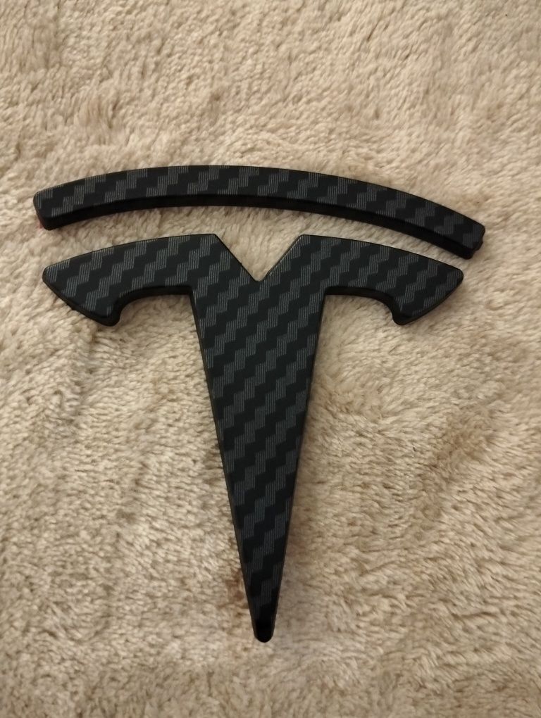Emblemas Tesla carbono matte