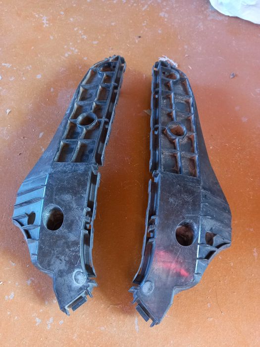 Кронштейн направляющие переднего бампера Lexus GX460