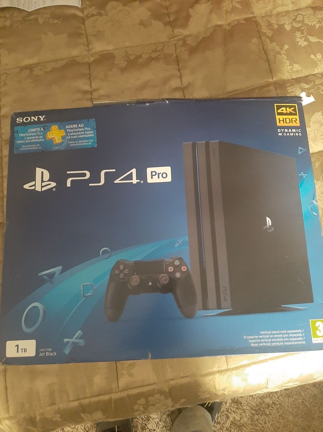 Playstation 4 Pro 1 Tb+ jogos+acessórios