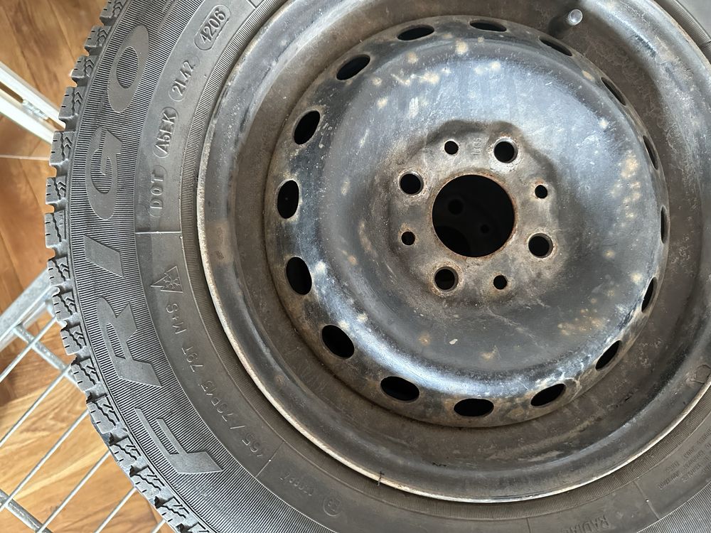 opony 165/70 R13 na felgach stalowych – komplet 4 sztuki