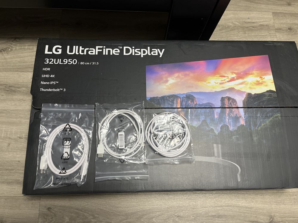 Монітор LG 32UL950 - W