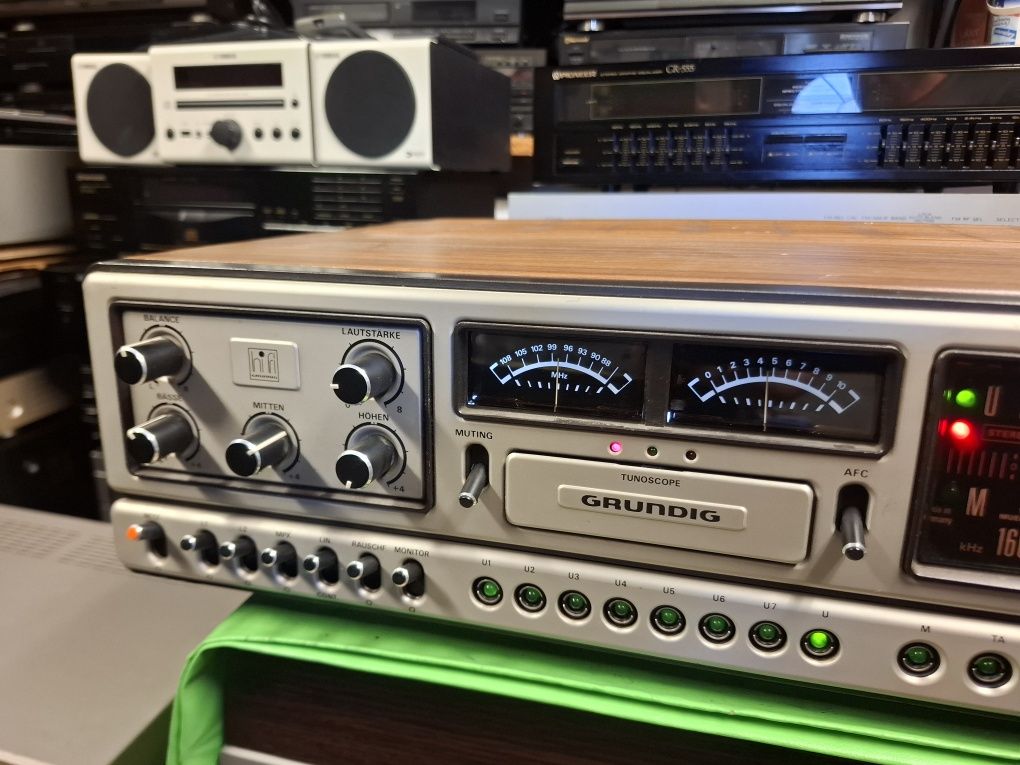 Amplituner Grundig R-30