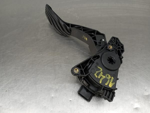 Pedal do acelerador NISSAN Micra V (K14)