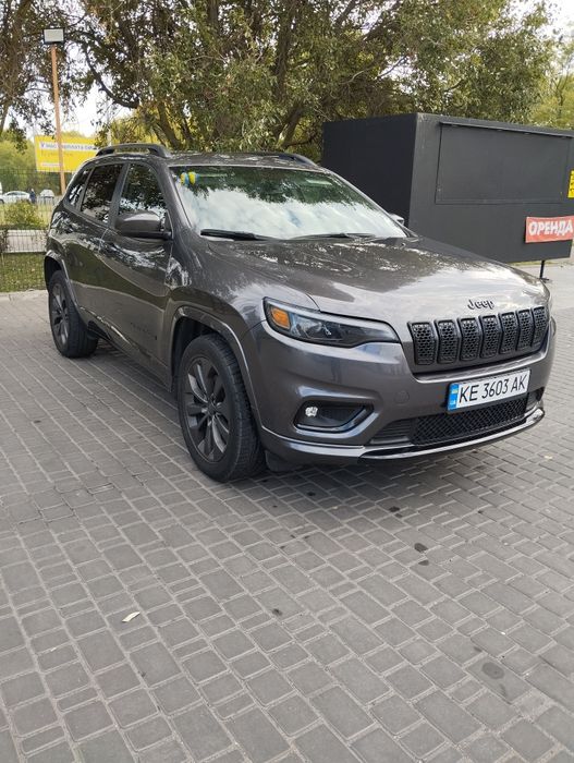 Продам Jeep Cherokee 3.2