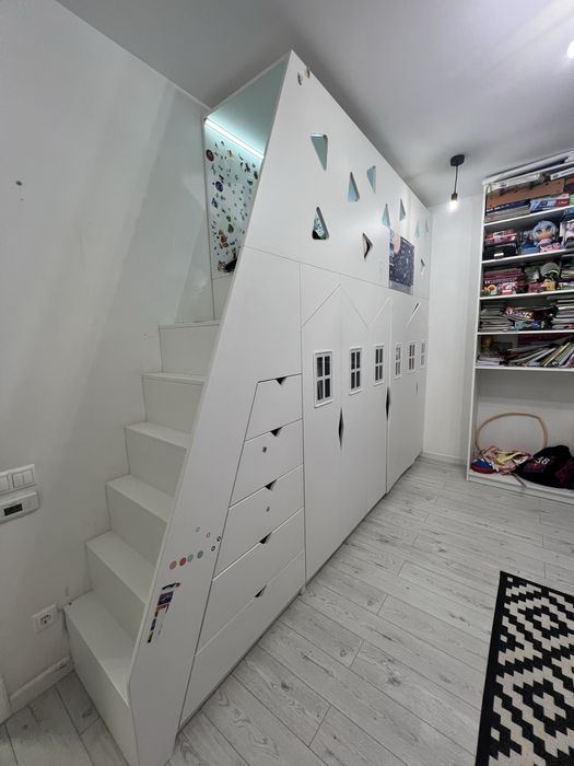 Дитяче ліжко+стінка+стелаж(дитяча кімната)