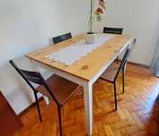 Conjunto de mesa e 4 cadeiras