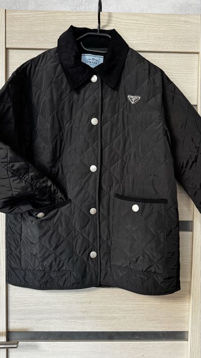 Демі куртка Prada XS, S в гарному стані