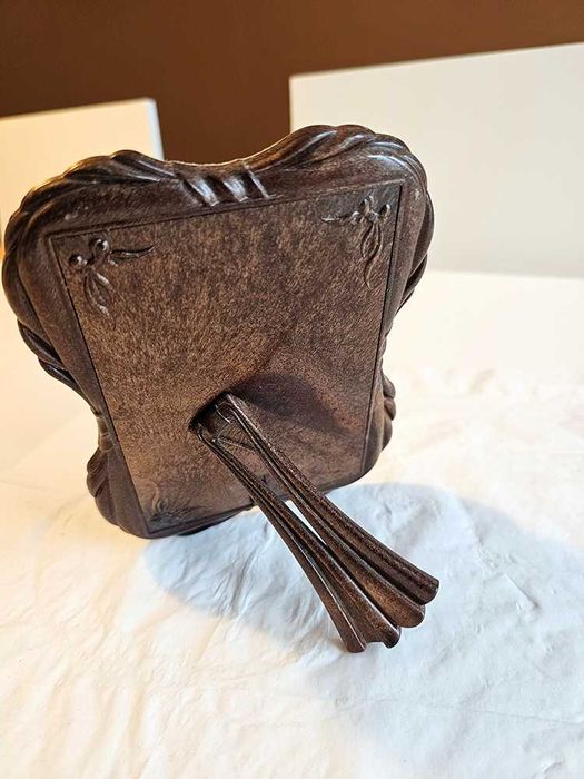 Moldura antiga banhada a prata