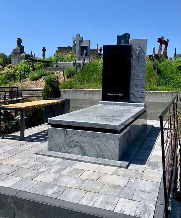 Виготовлення/Встановлення/Реставрація памятників/Бруківка.