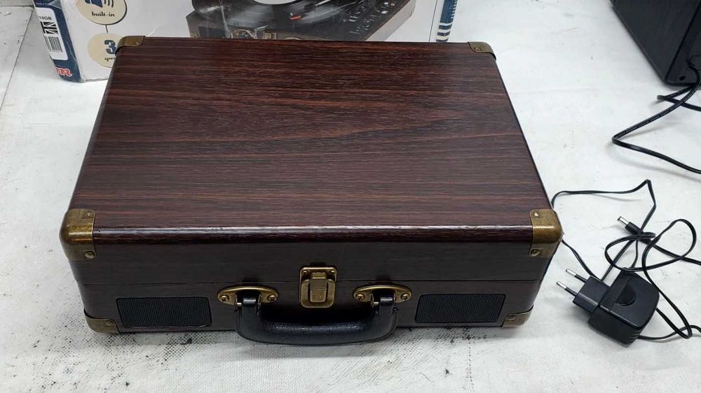 Проигрыватель пластинок в портфеле из темного дерева Fenton RP115B