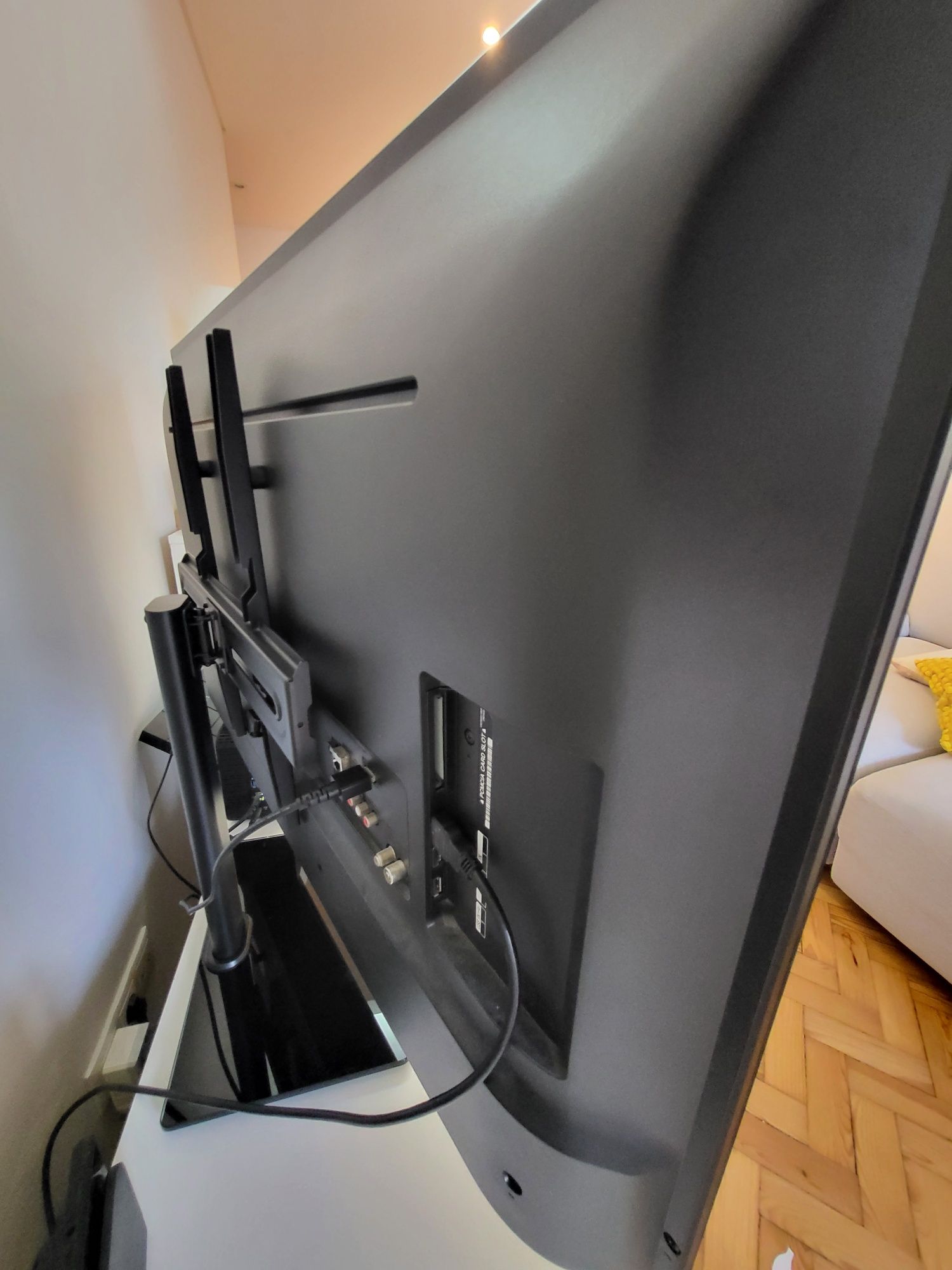 Tv LG para peças + suporte