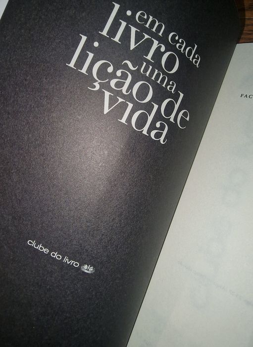 "Dicionário de Fátima – Factos e Figuras" de Hélder Guégués 1ª Edição