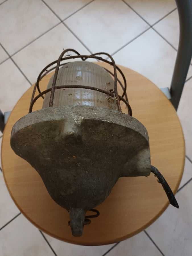 Lampa przemysłowa prl