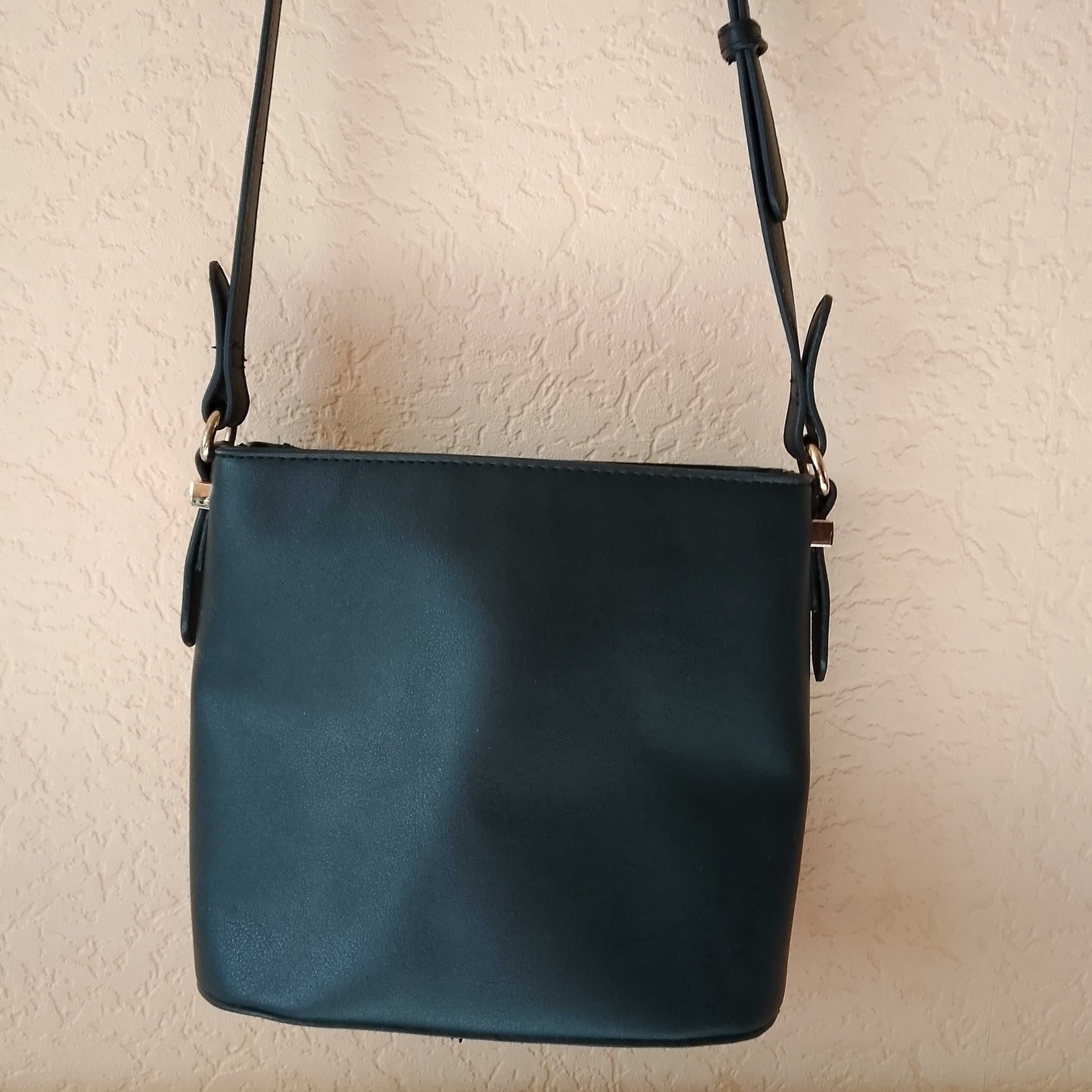 Сумка Accessorize чёрная через плечо