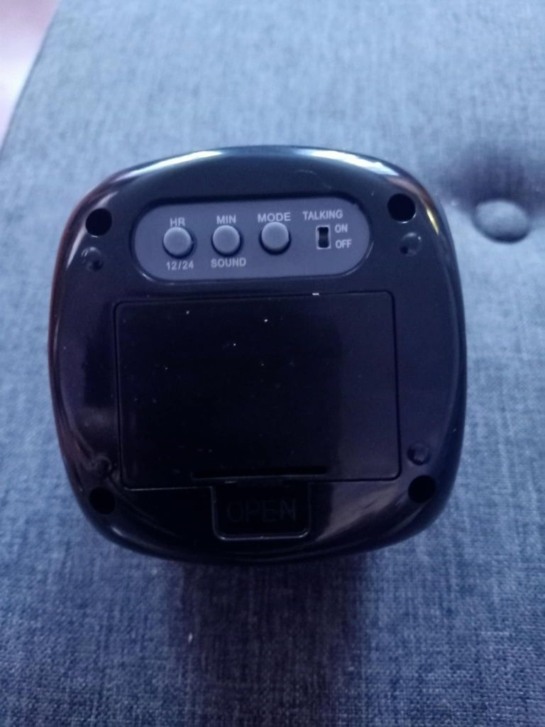 Cyfrowy budzik LED