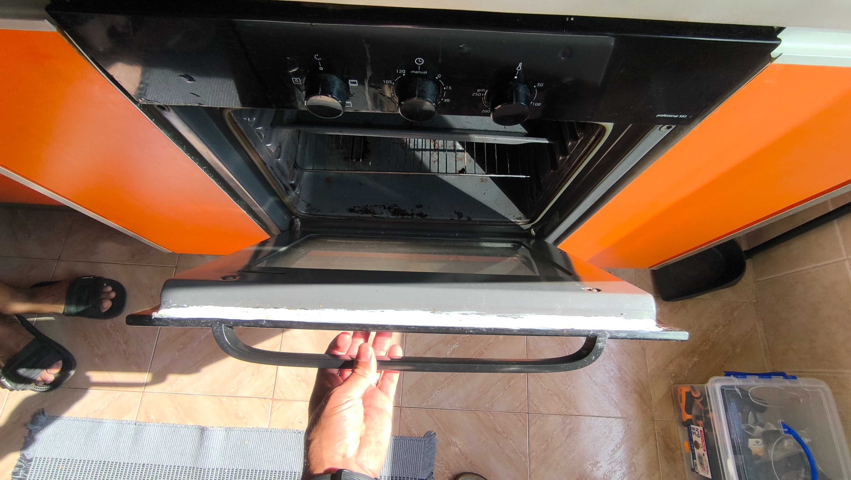 Forno (com vidro descolado)