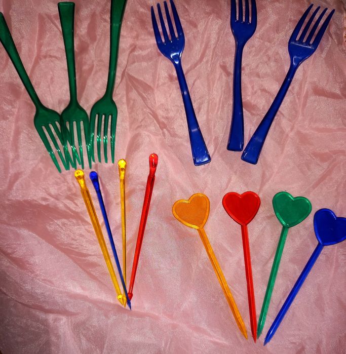 5 грн.за 10 шт. Красивые прочные шпажки