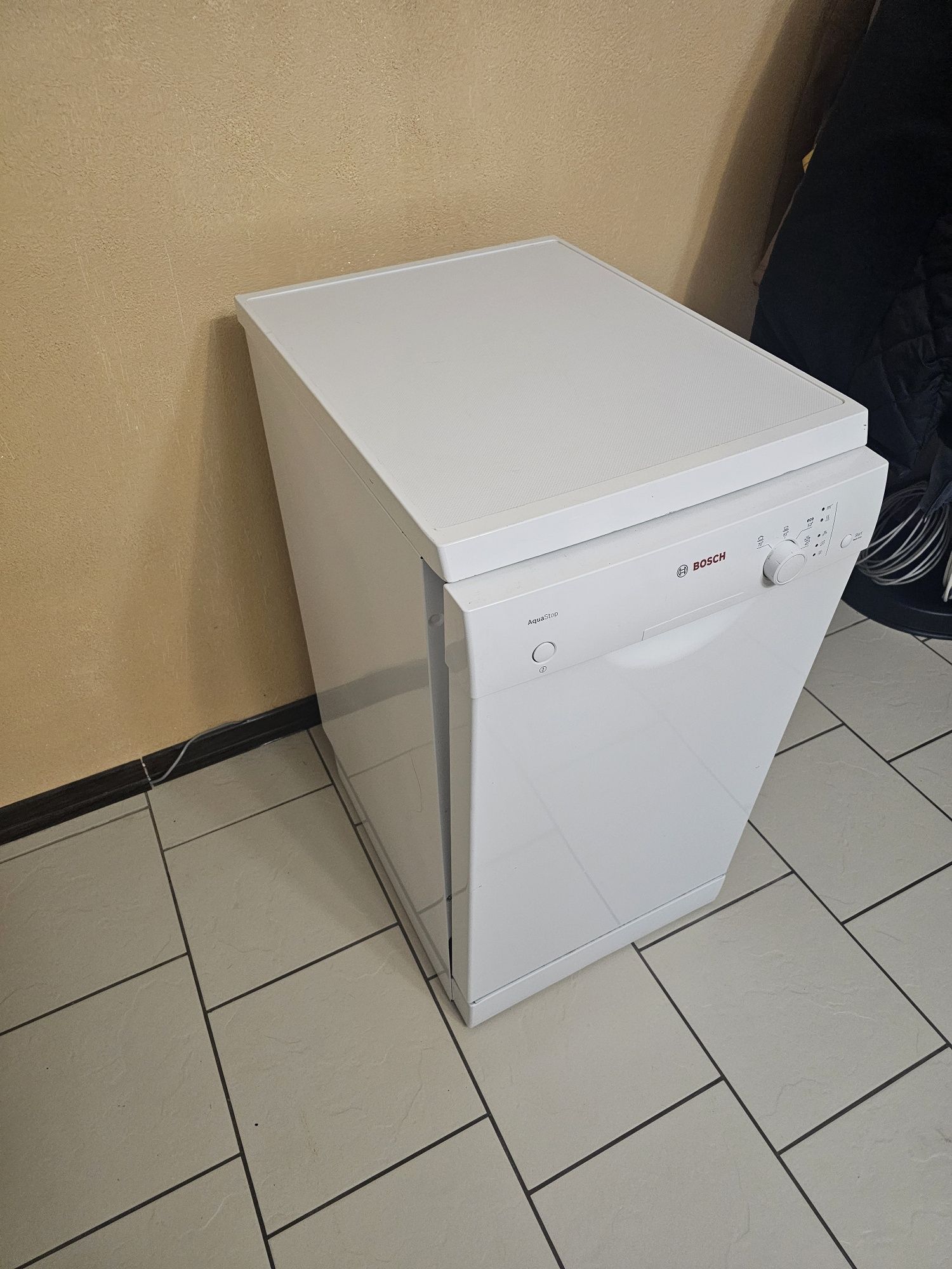 Посудомийна машина 40 см BOSCH Aqua Stop SPS40E02EU
