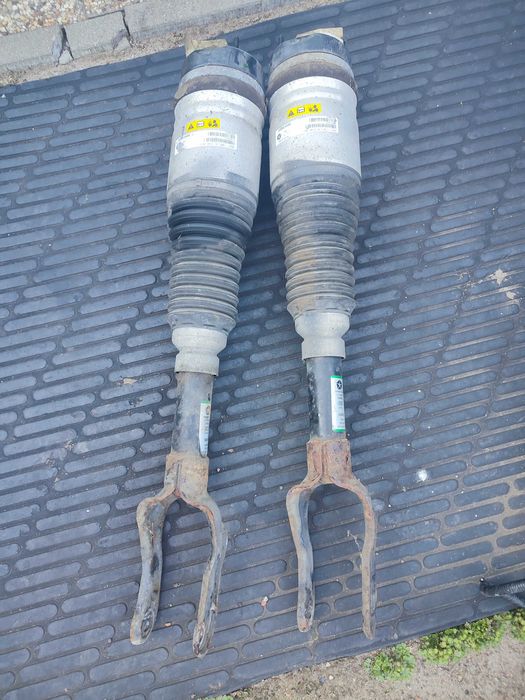 Jeep Grand Cherokee Dodge Durango 2011- amortyzatory z poduszkami