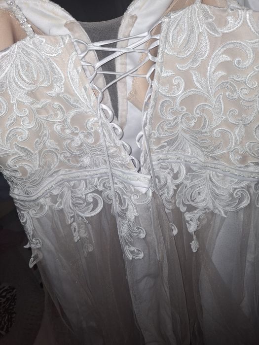 Suknia ślubna  44-46