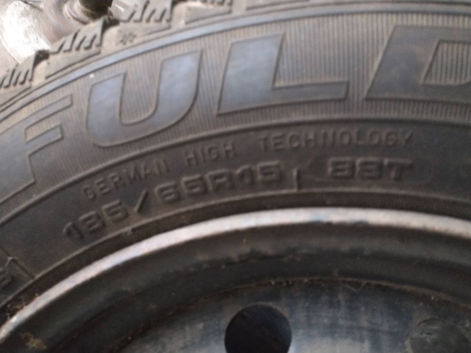 Продам зимнюю резину р-15
