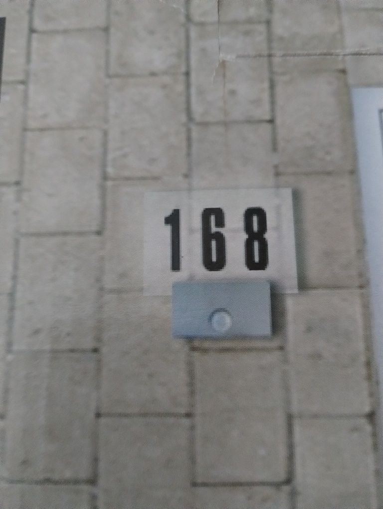 Numer domu podświetlany