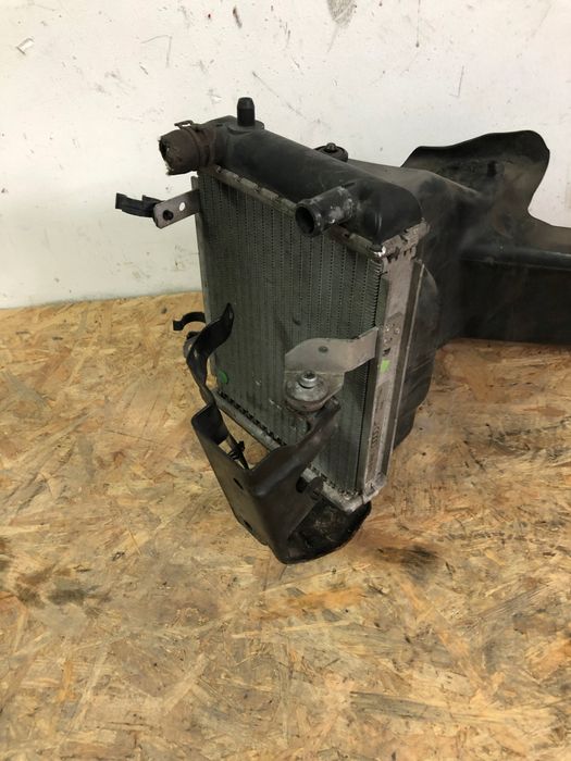 Audi S4 B6 B7 4.2 V8 Bbk chłodnica Wody 8E0121212D