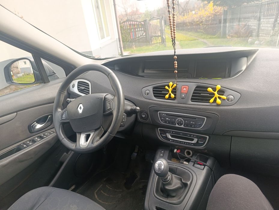 Продам renault grand scenic 2010 1.9 dci