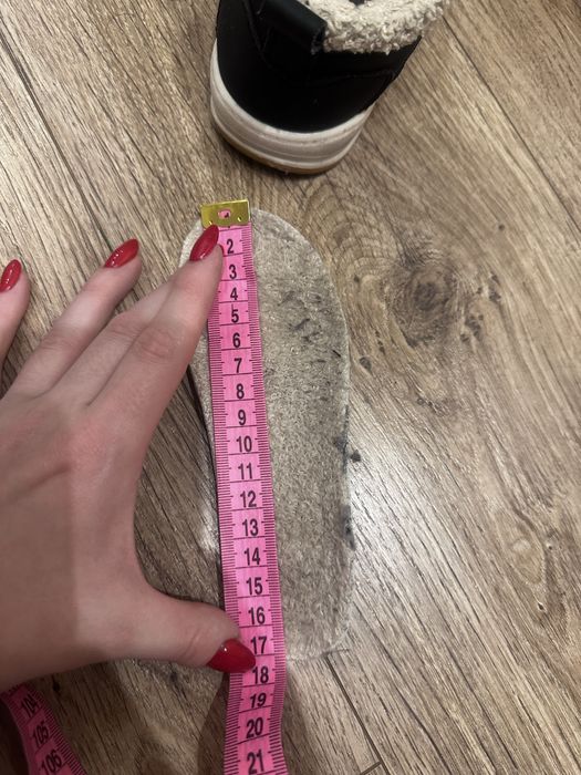 Теплые кроссовки