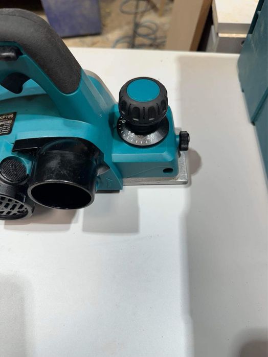 Makita DKP 180 strug na  batrie