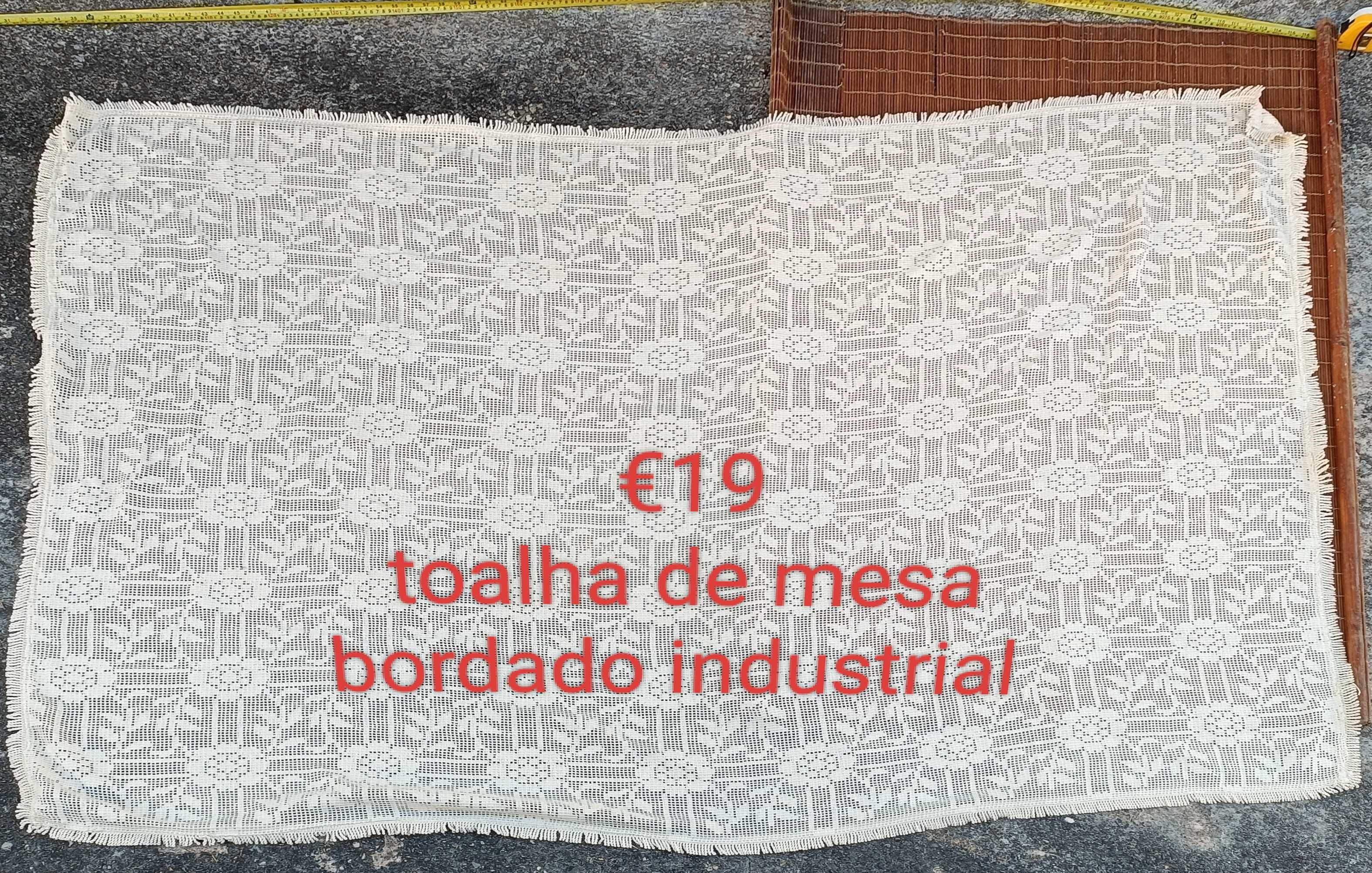 Rendas e bordados, lote