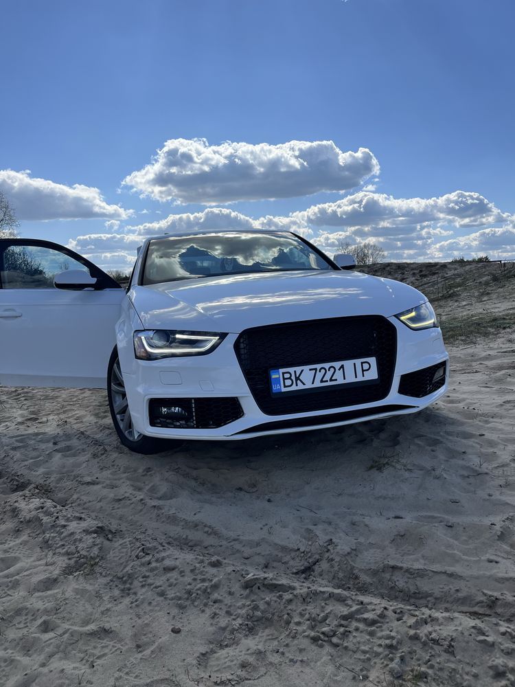 Audi A4 Premium S-Lain 2013 rest
