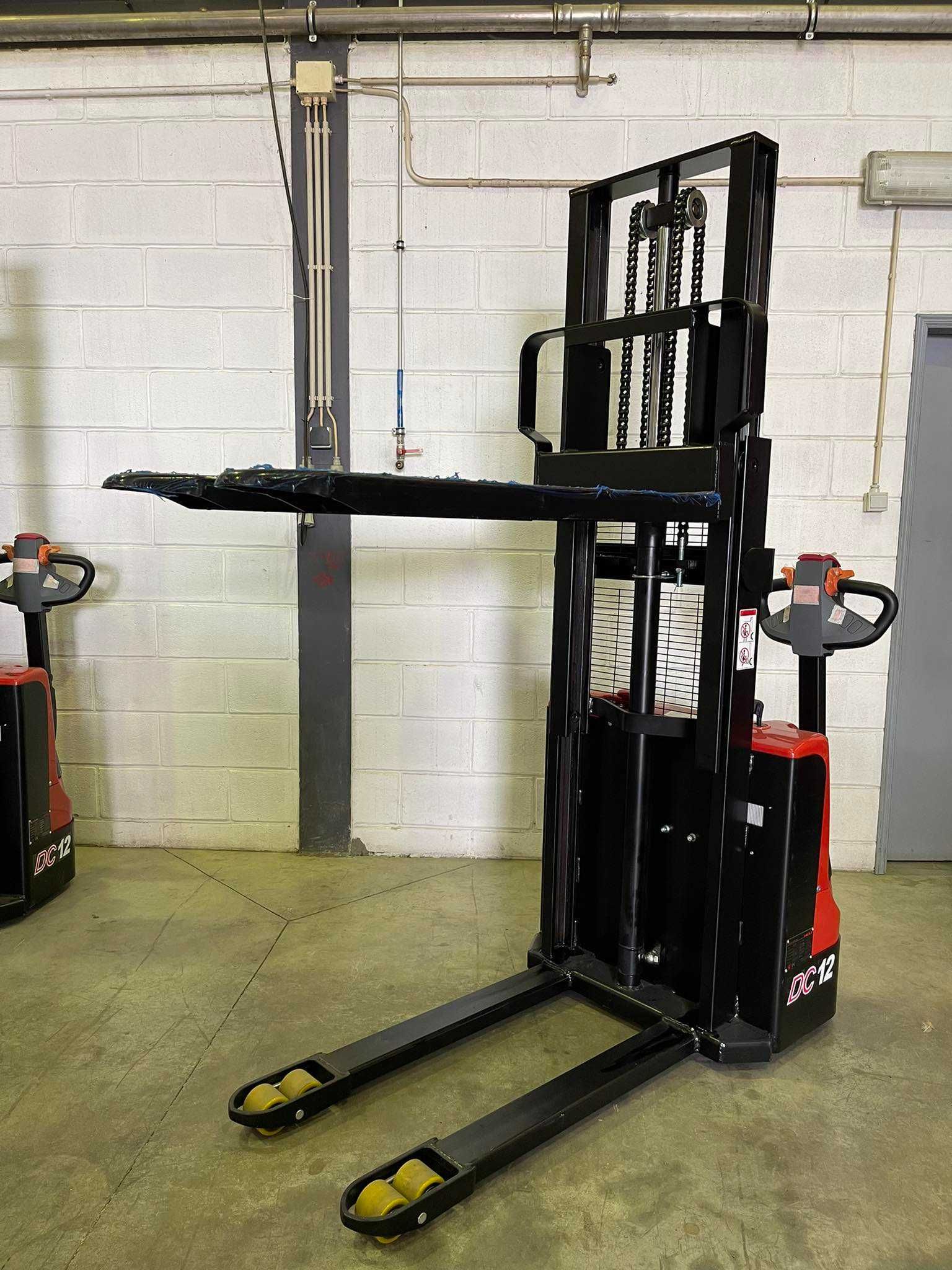 Stacker Elétrico litio Heli Novo 2.5m (NOVO)