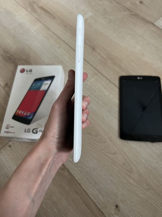 Планшет lg v400 на запчастини