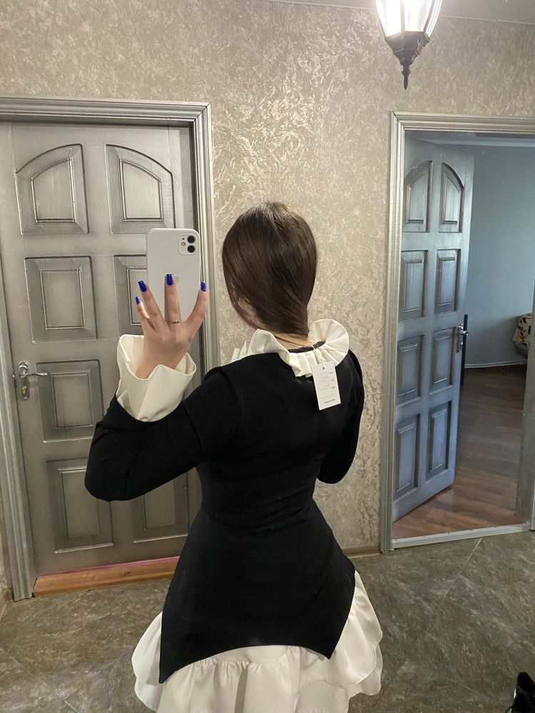 Продам сукню з рюшами