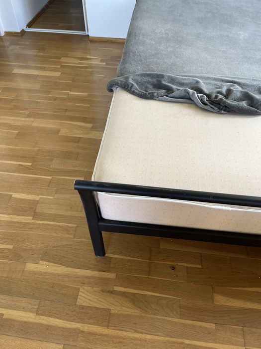 Piekne loze do sypialni 180 x 200 z dwoma materacami