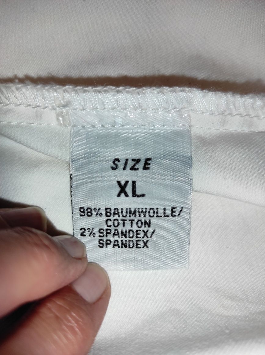 Kurtka jeans biała z kryształkami Zanzara