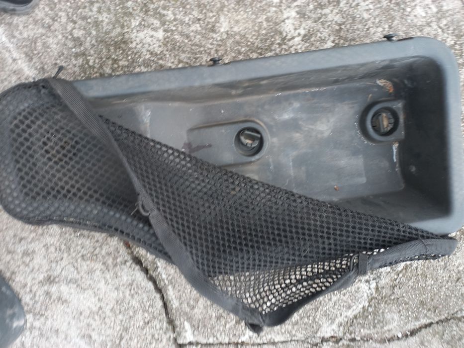 Бардачок задний по сиденье ниссан навара д40 Nissan Navara D40