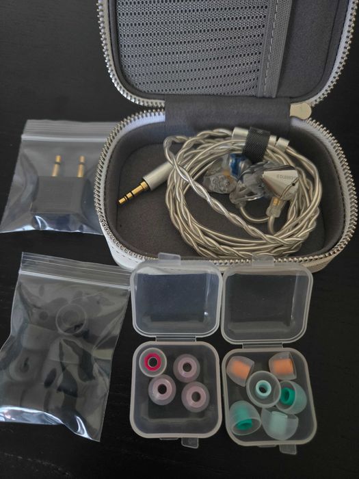 Auriculares/IEM Moondrop Blessing 3 (com extras)