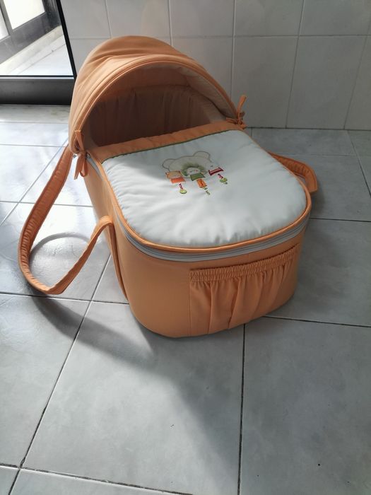 Alcofa para bebé com alças