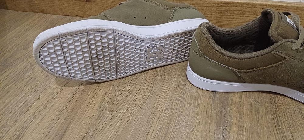 Ténis DC tamanho 43