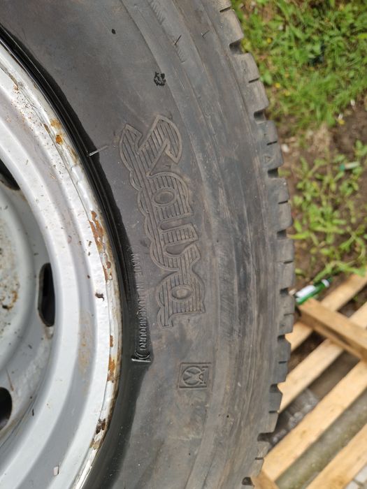 Sprzedam opony z felgami 19.5 /70/245