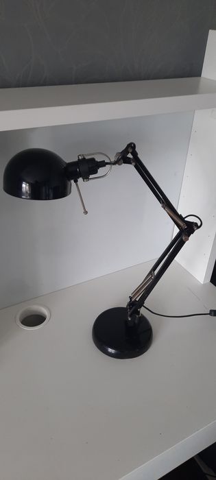Lampa  biurkowa Ikea.