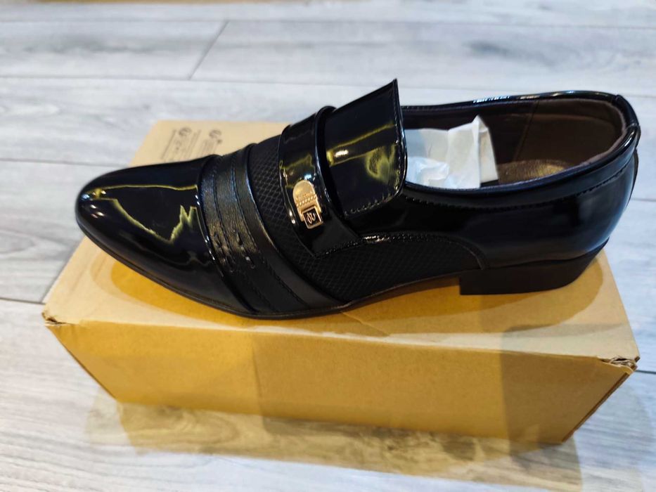 Туфлі чоловічі  43.5 евро розмір CN45 розмір дуже гарні