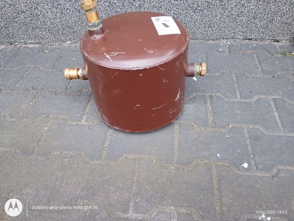 Naczynie wyrównawcze przepływowe
