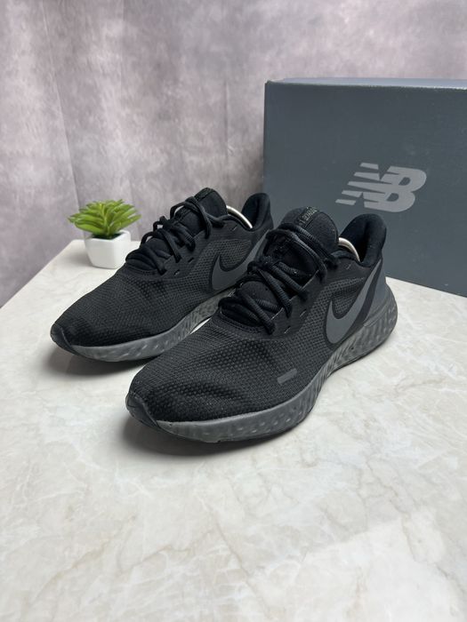 Кроссовки Nike Revolution 5 Розмір 44 Original Взуття