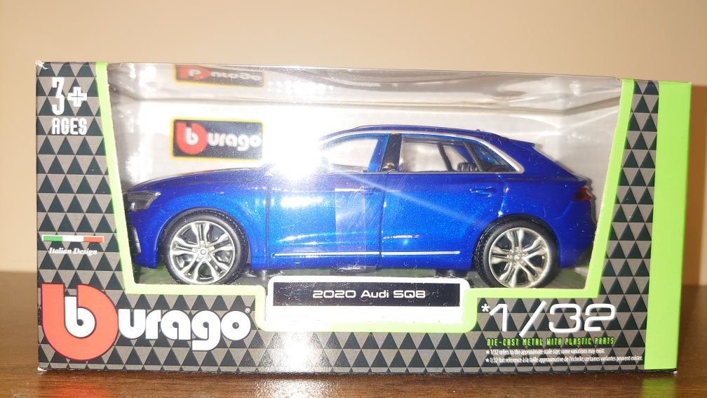 Bburago Audi RSQ8, 1:32 Burago.