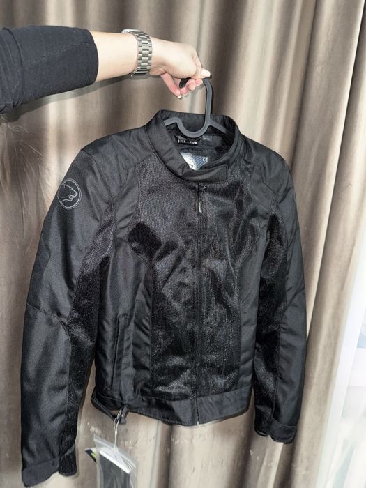 Женская мотокуртка новая bering